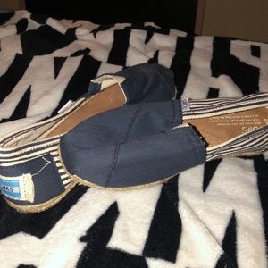 Toms